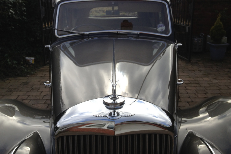 Bentley bonnet mascot detail